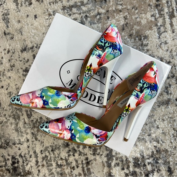 Steve Madden Pumps - Picture 3 of 4